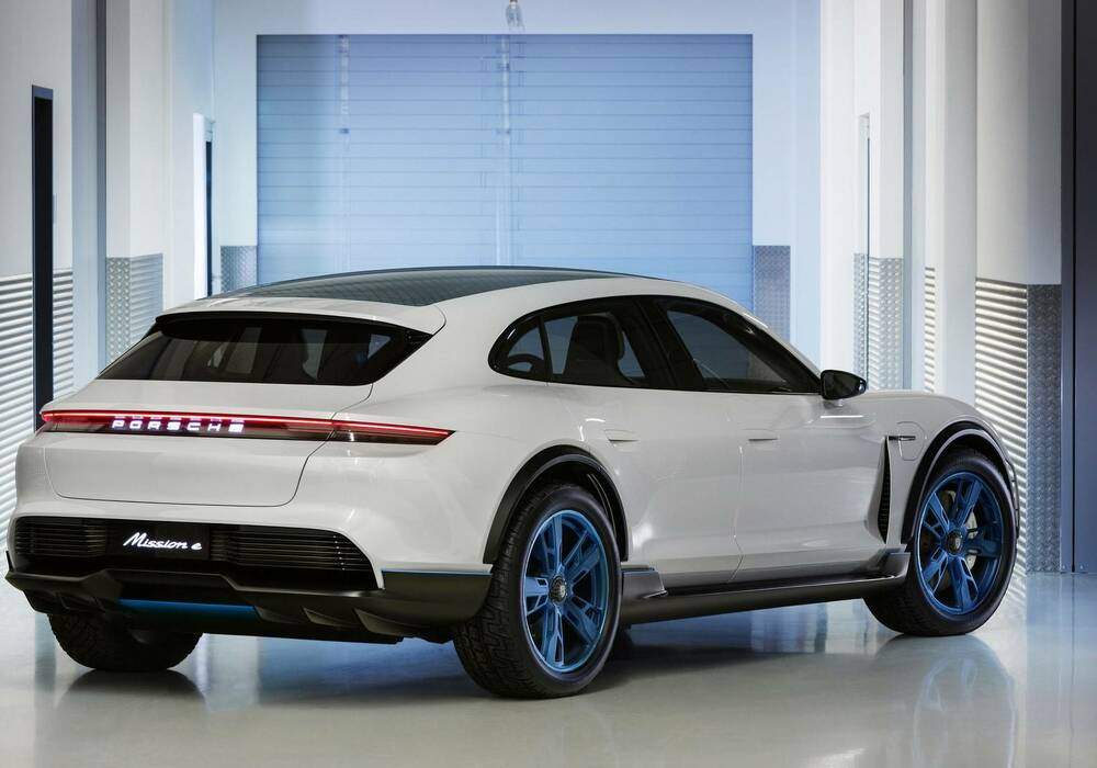 Fiche technique Porsche Mission E Cross Turismo Concept (2018)