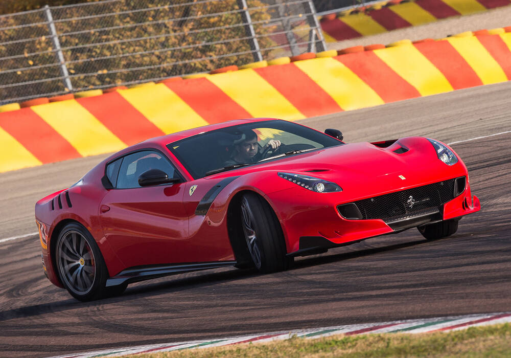 Fiche technique Ferrari F12tdf (2015-2017)