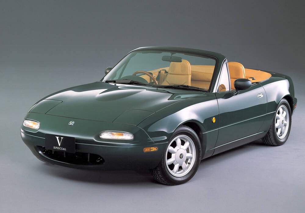 Fiche technique Eunos Roadster 1.6 120 (NA) &laquo; Vintage Roadster Limited 1/300 M2-1002 &raquo; (1991)
