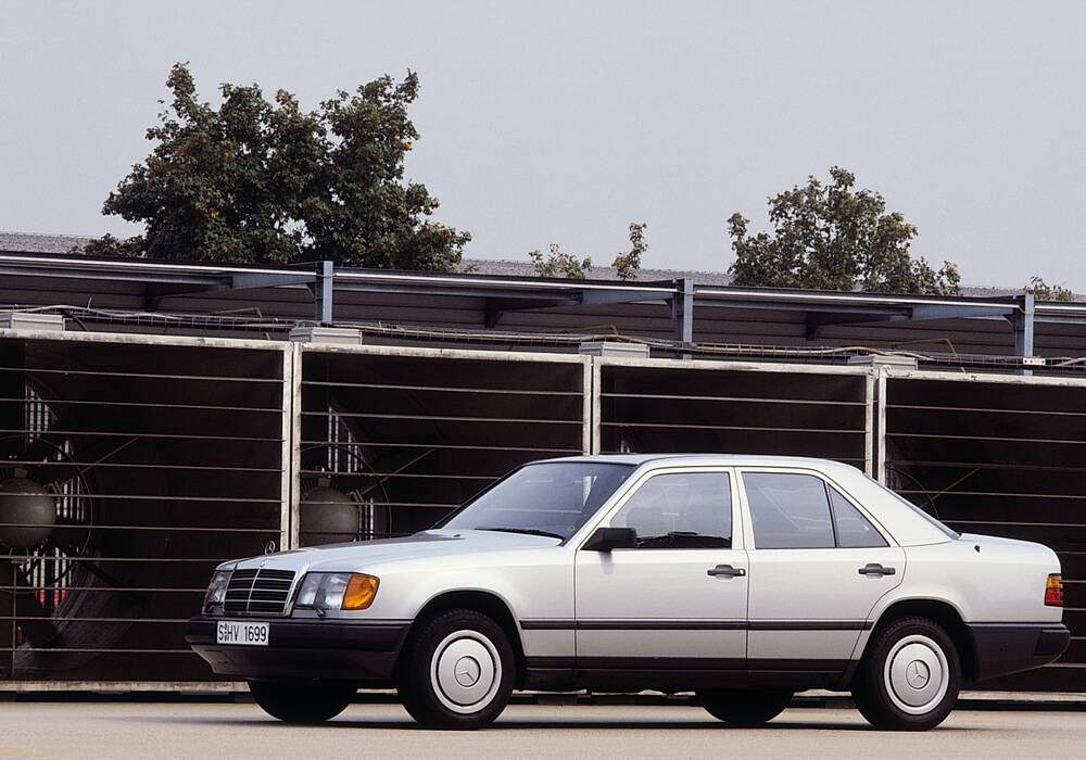 Fiche technique Mercedes-Benz 260 E (W124) (1984-1989)