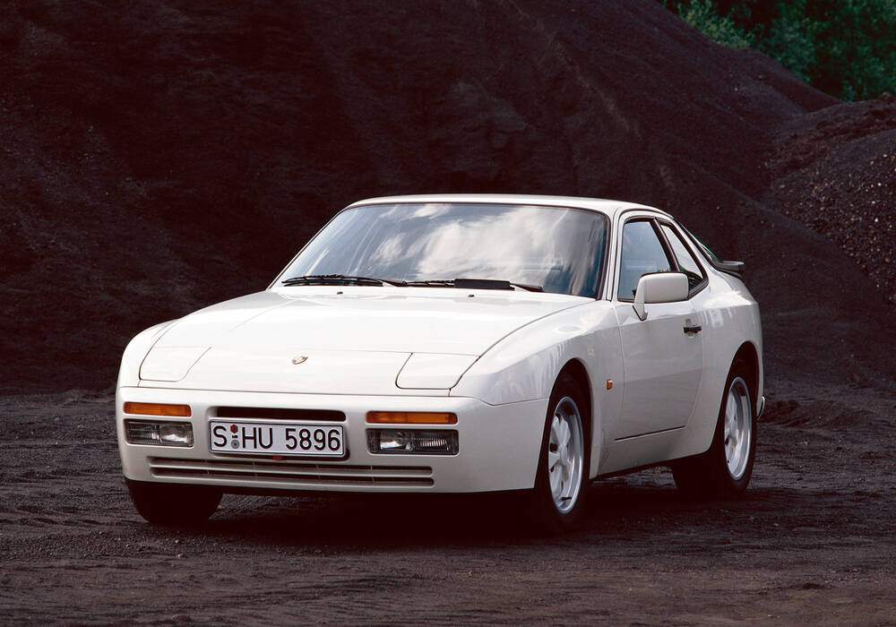 Fiche technique Porsche 944 Turbo (1985-1988)
