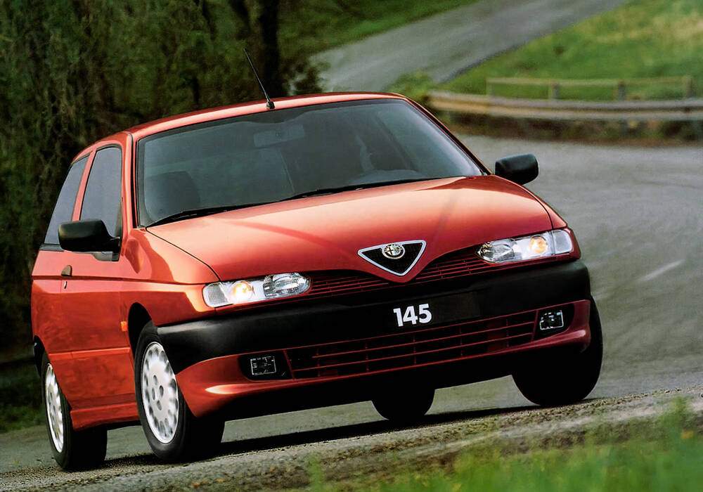 Fiche technique Alfa Romeo 145 1.7 16v (930) (1994-1996)