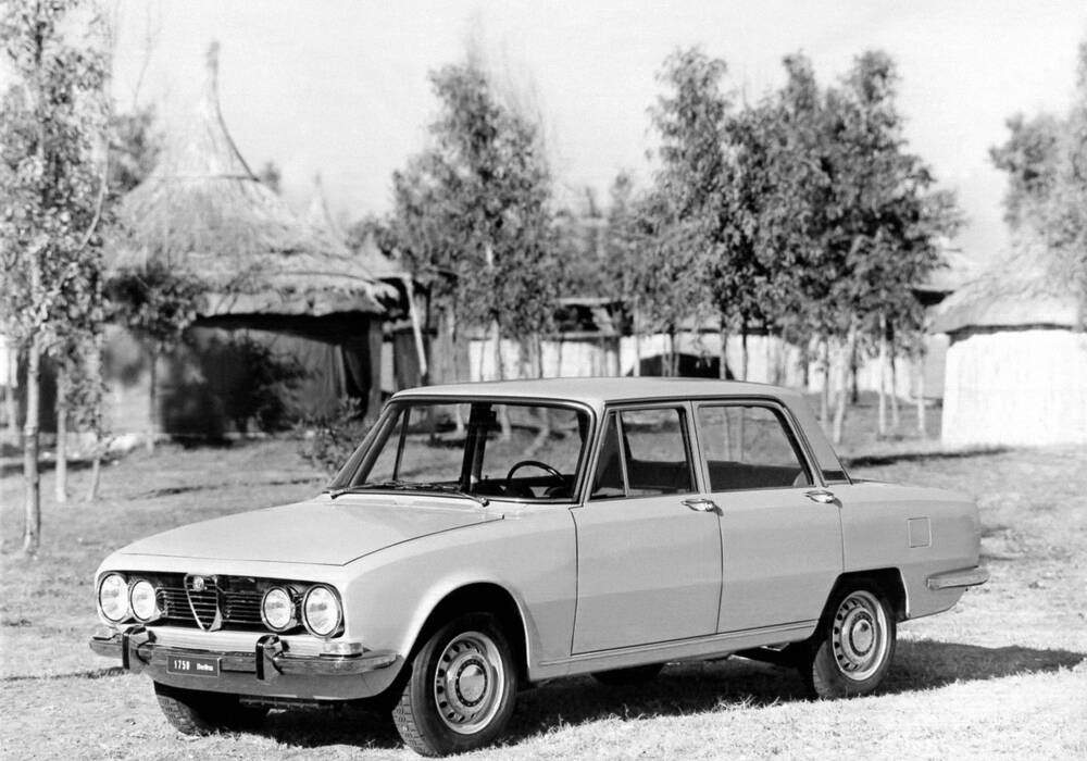 Fiche technique Alfa Romeo 1750 Berlina (1967-1971)