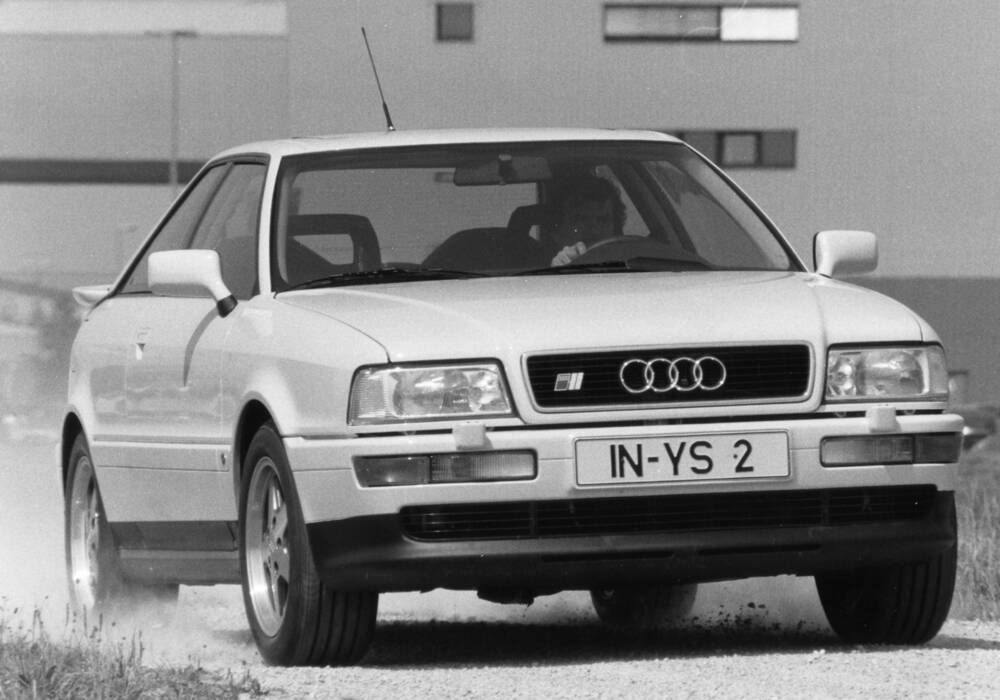 Fiche technique Audi S2 Coupé (1993-1995)
