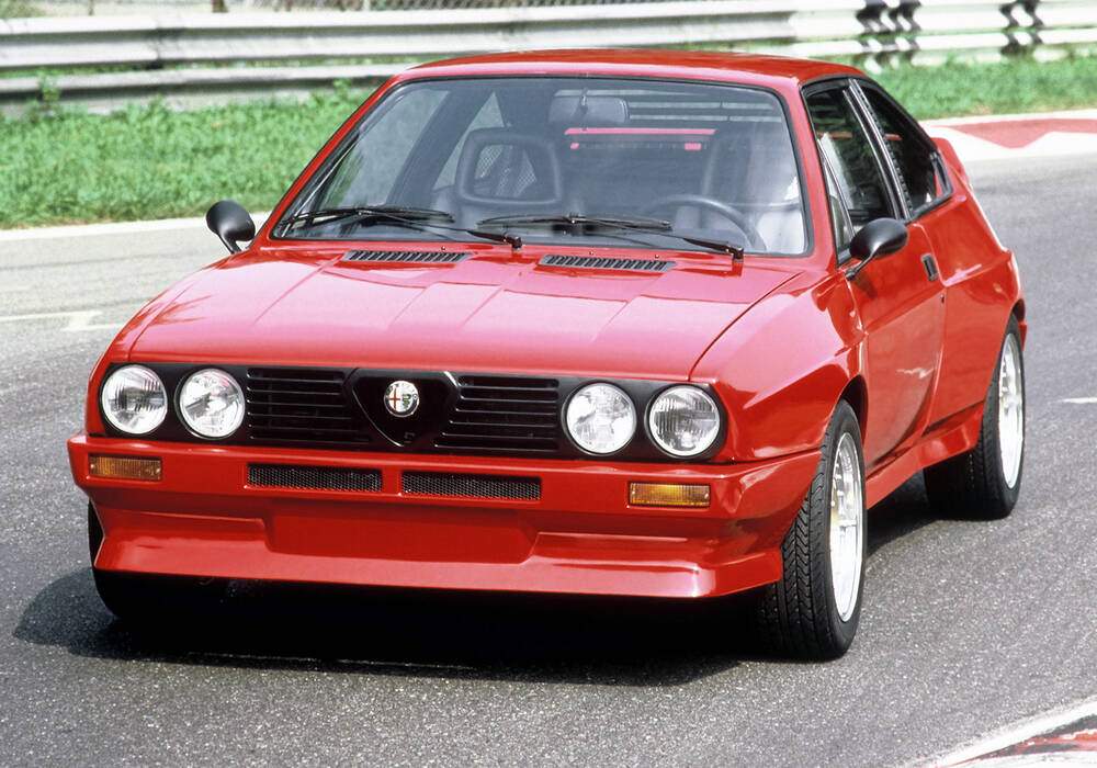 Fiche technique Alfa Romeo Alfasud Sprint 6C (1982)