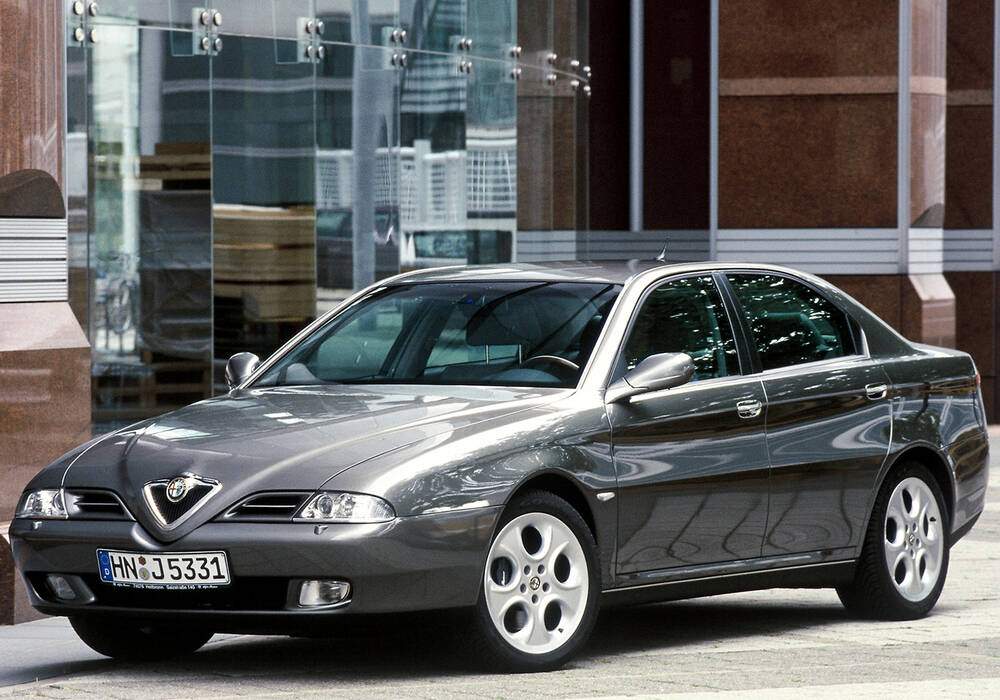 Fiche technique Alfa Romeo 166 2.0 V6 Turbo (1999-2001)