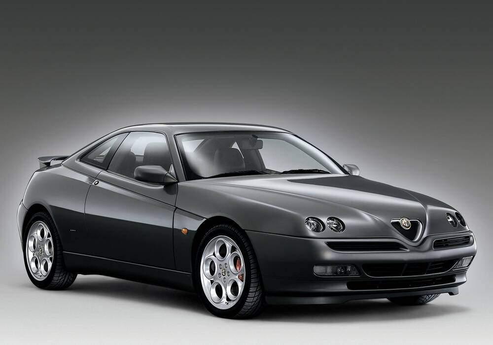 Fiche technique Alfa Romeo GTV 2.0 TS 150 (916C) (1995-2006)