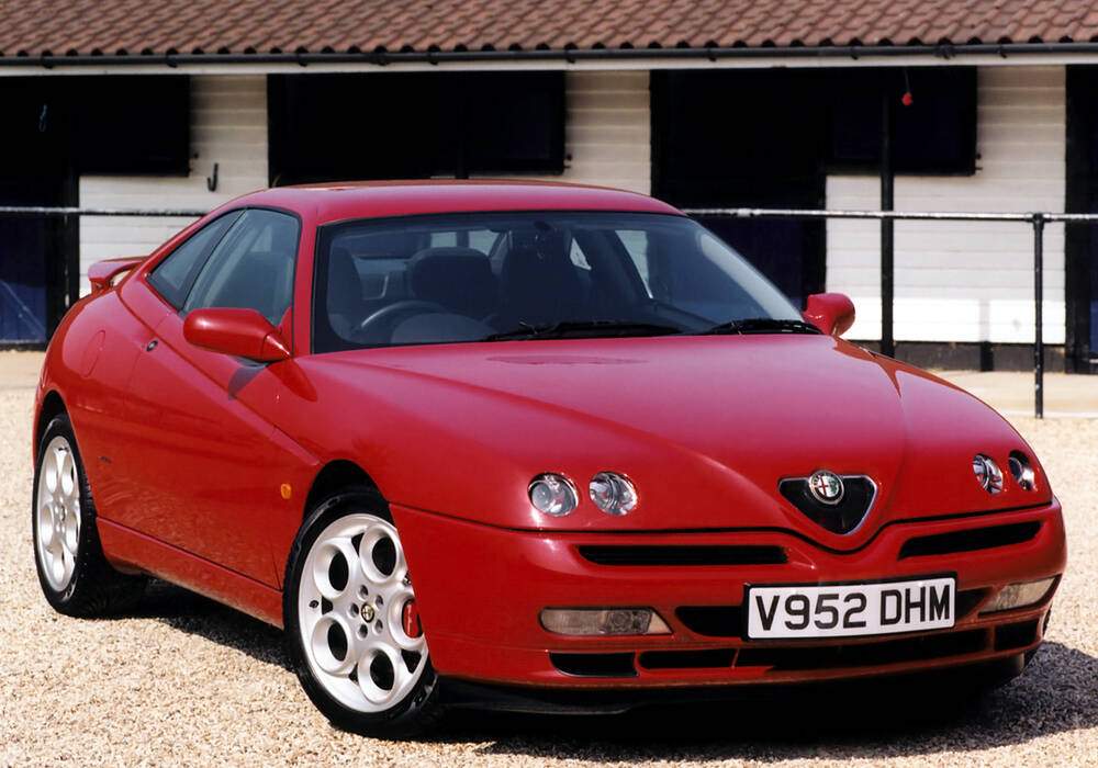 Fiche technique Alfa Romeo GTV 2.0 TS 155 (916C) (1998-2001)