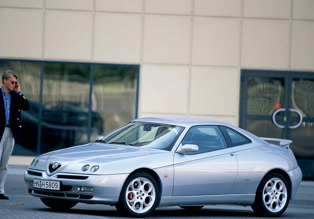Fiche technique Alfa Romeo GTV 3.0 V6 (916C) (1997-2003)