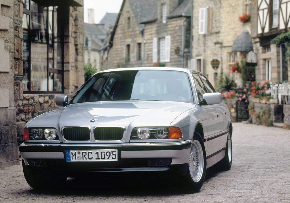 Fiche technique BMW 725tds (E38) (1995-2000)