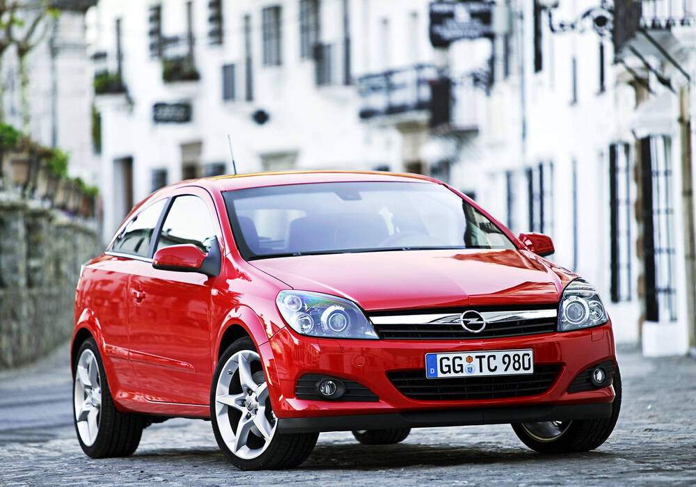 Fiche technique Opel Astra III GTC 1.6 16v (2008-2010)