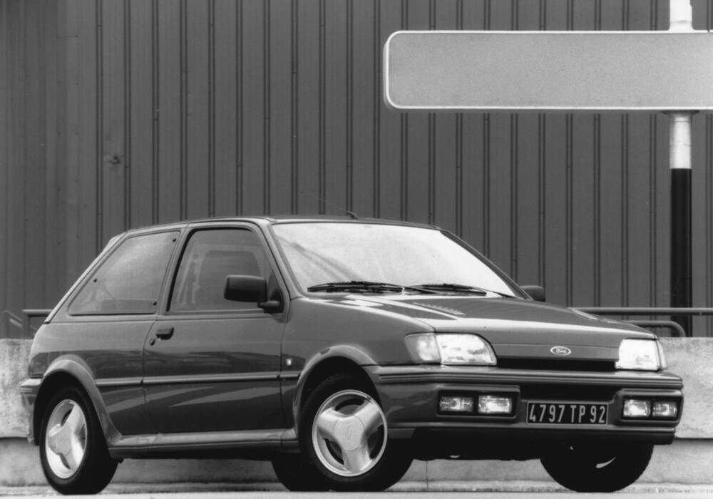 Fiche technique Ford Fiesta III RS Turbo (1989-1992)