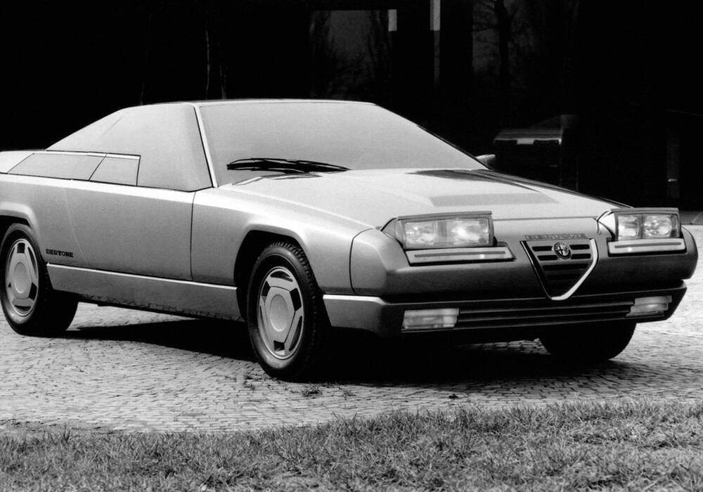 Fiche technique Alfa Romeo Delfino (1983)