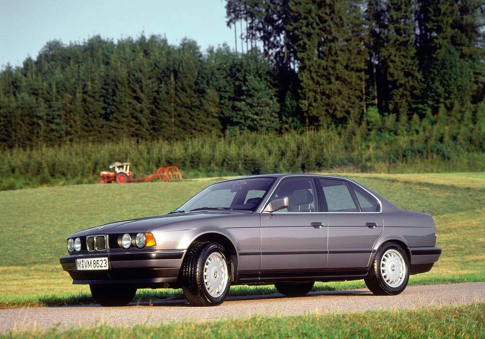Fiche technique BMW 525i (E34) (1990-1995)