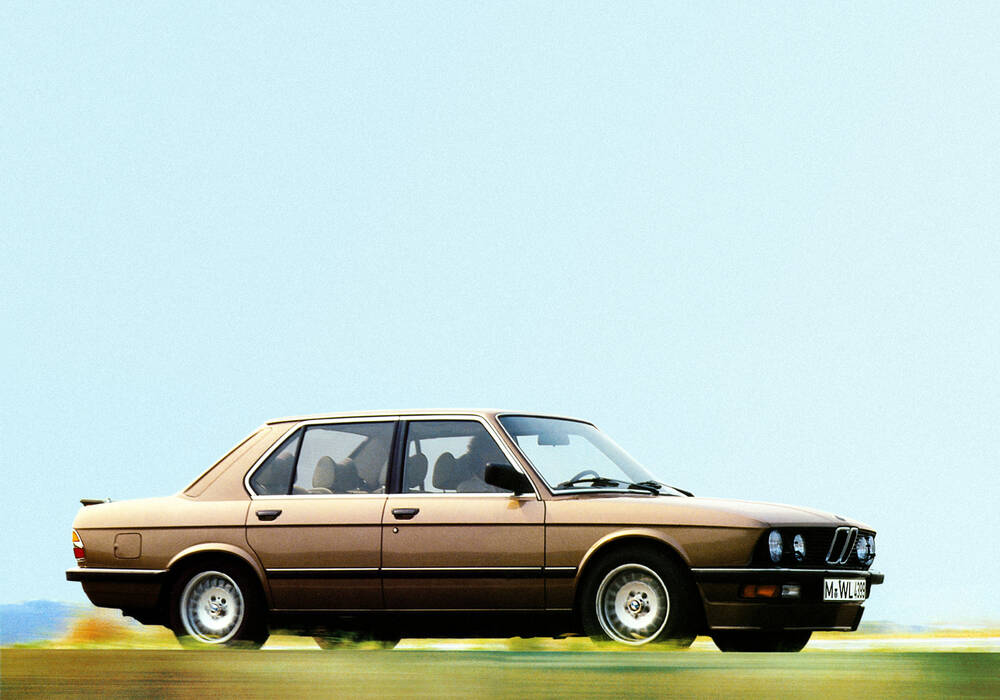 Fiche technique BMW 528i (E28) (1981-1987)