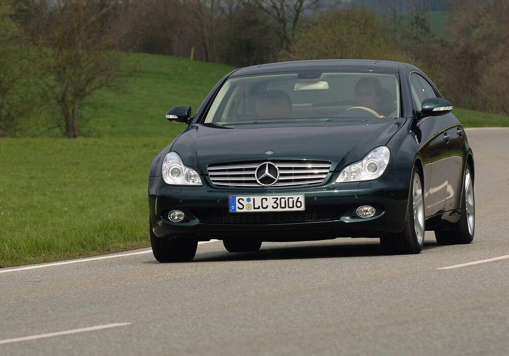 Fiche technique Mercedes-Benz CLS 320 CDI (C219) (2005-2009)