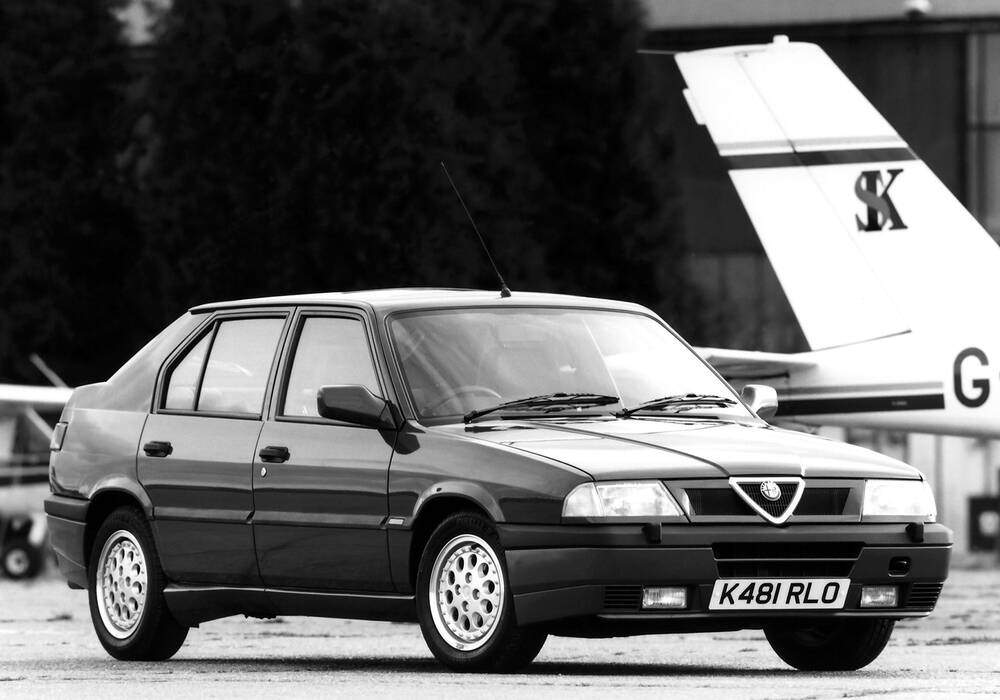 Fiche technique Alfa Romeo 33 1.7 16v (132 ch) (1992-1995)