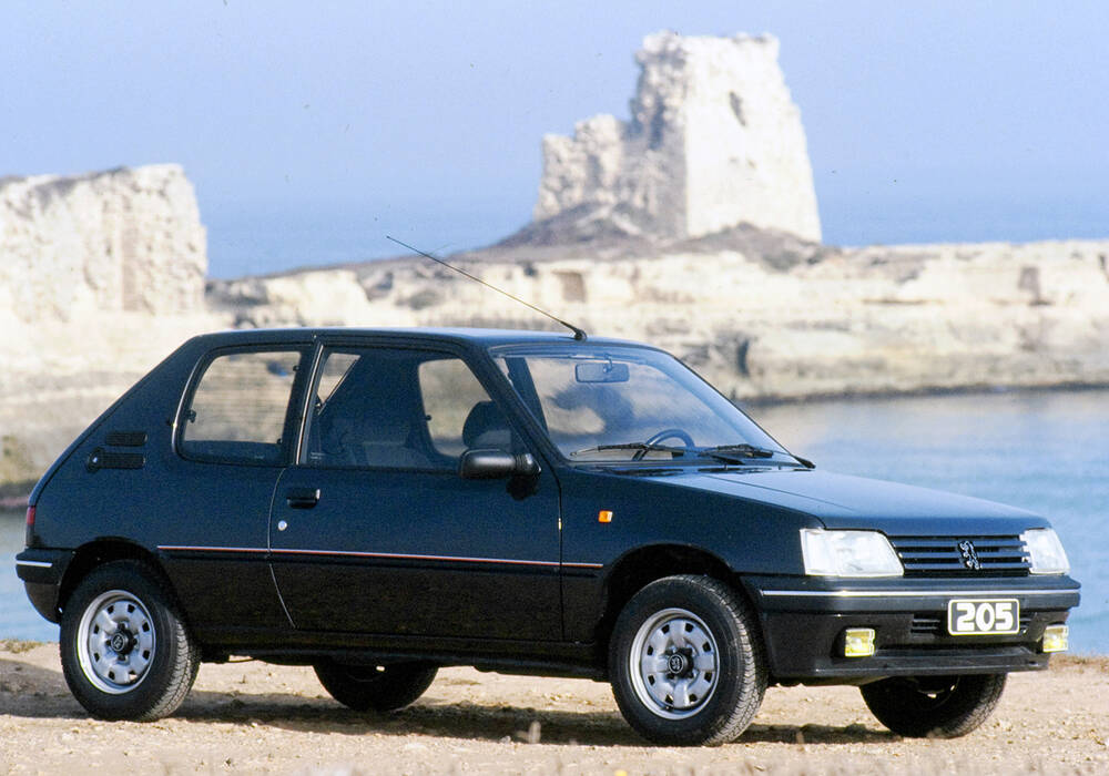 Fiche technique Peugeot 205 1.8 TD (1990-1996)