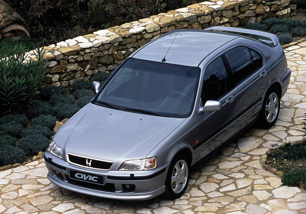 Fiche technique Honda Civic VI 1.8 VTi 170 (M) (1998-2000)