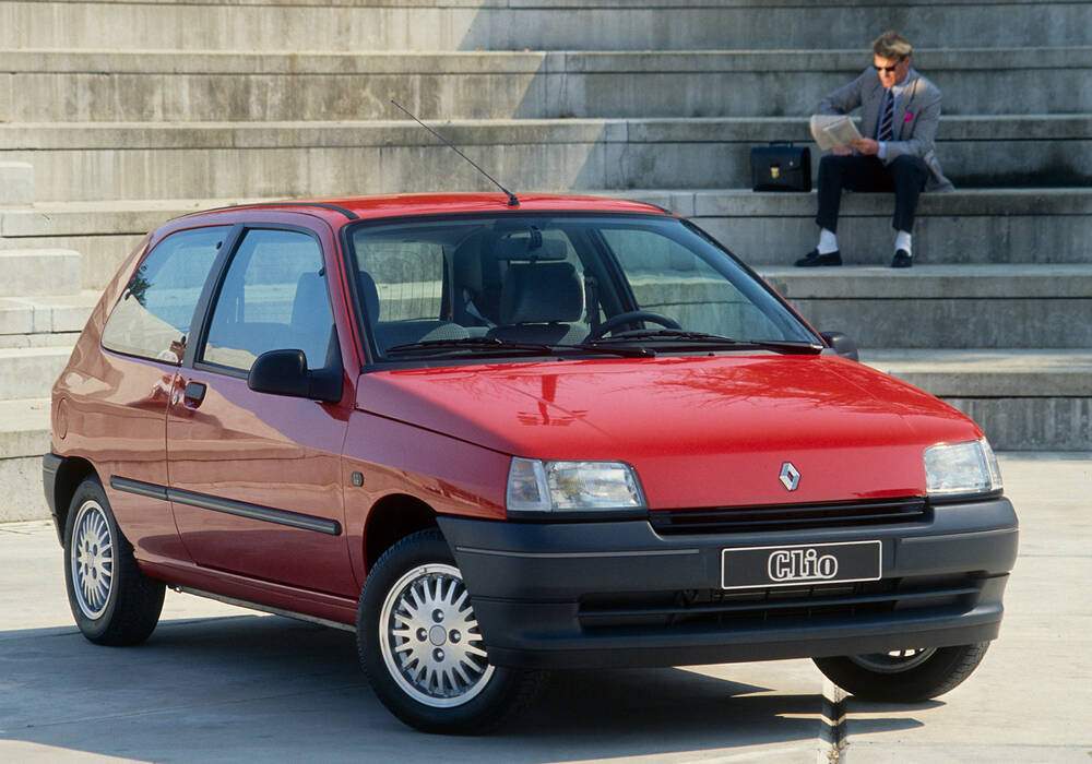 Fiche technique Renault Clio 1.7 (1991-1992)