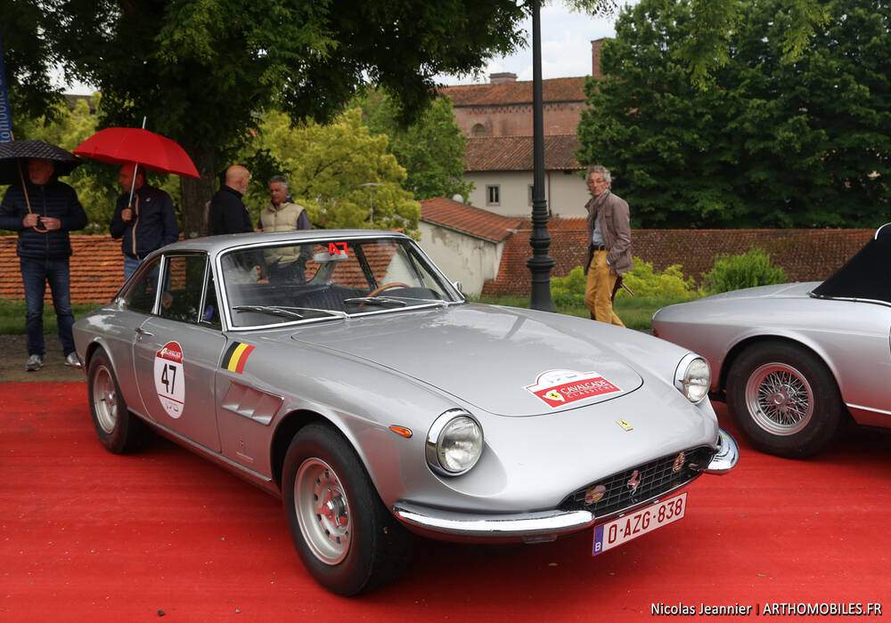 Fiche technique Ferrari 330 GTC (1966-1968)