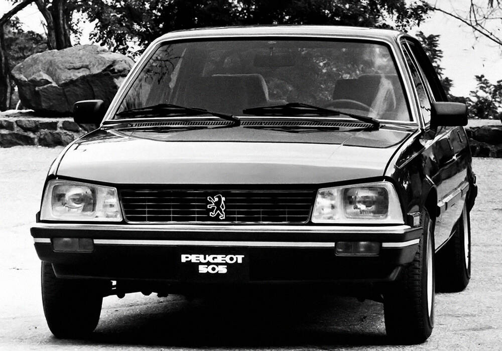 Fiche technique Peugeot 505 2.2 115 (1983)