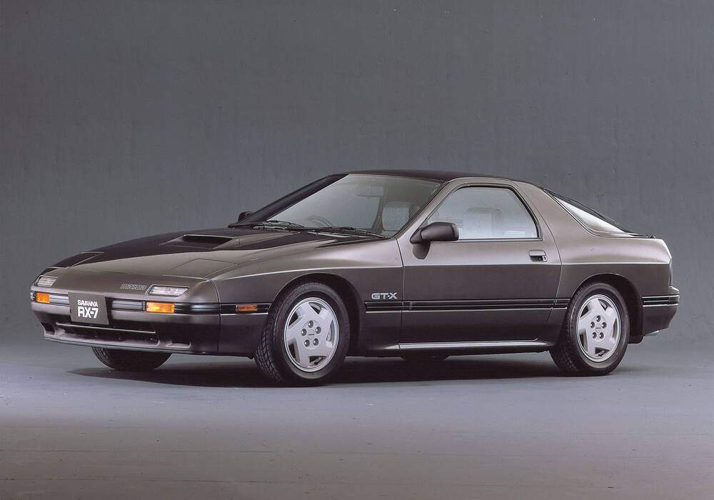 Fiche technique Mazda RX-7 II 1.3 Turbo 205 (FC2) (1989-1991)