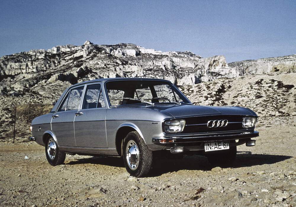 Fiche technique Audi 100 LS (C1) (1968-1976)