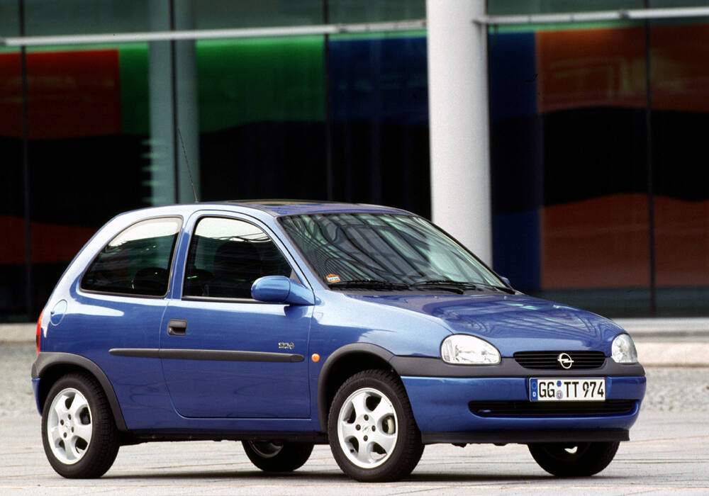 Fiche technique Opel Corsa II 1.0 12v (B) &laquo; Edition 100 &raquo; (1999)