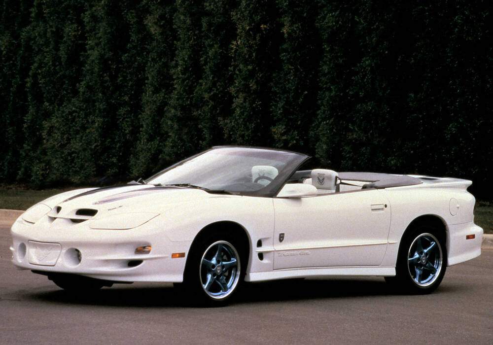 Fiche technique Pontiac Firebird IV Convertible Trans Am 5.7 V8 &laquo; 30th Anniversary &raquo; (1999)