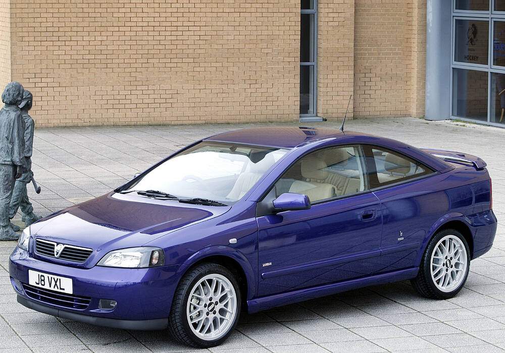 Fiche technique Vauxhall Astra IV Coup&eacute; 2.0 Turbo 200 &laquo; Edition 100 &raquo; (2003)
