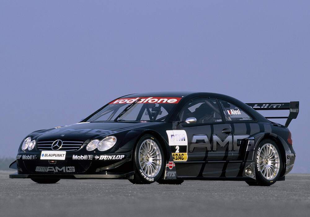 Fiche technique Mercedes-Benz CLK AMG DTM (2003)