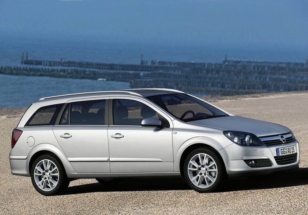 Fiche technique Opel Astra III Caravan 1.8 16v (2004-2006)