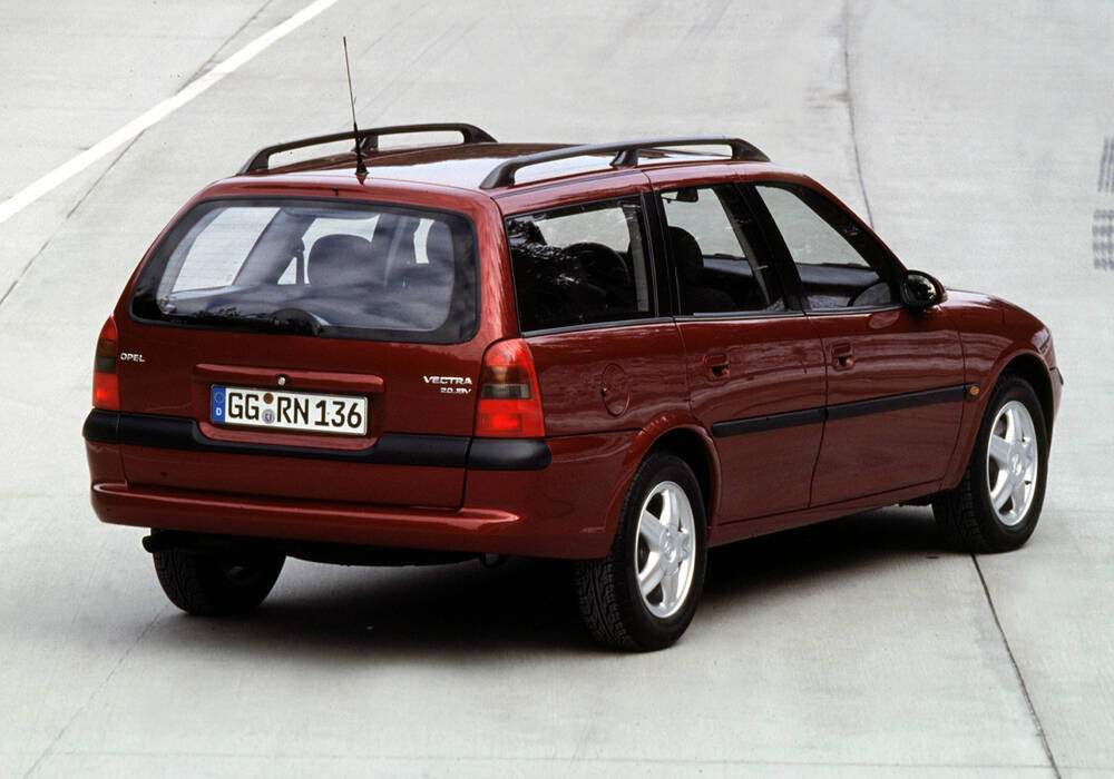 Fiche technique Opel Vectra II Caravan 2.0 16v (B) (1995-2000)