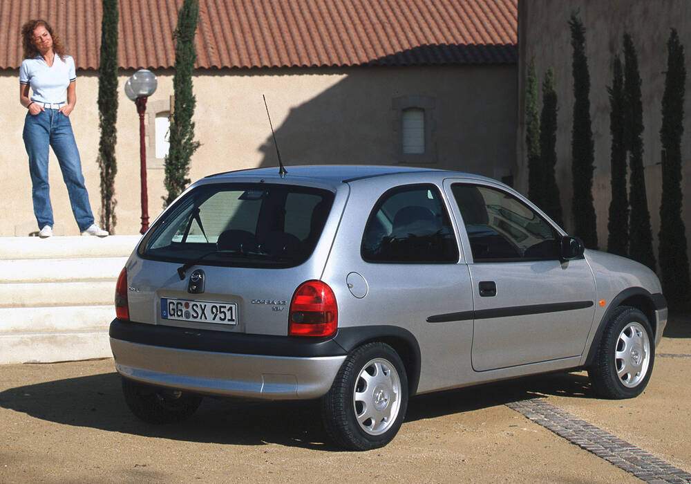 Fiche technique Opel Corsa II 1.2 16v (B) (1998-2001)