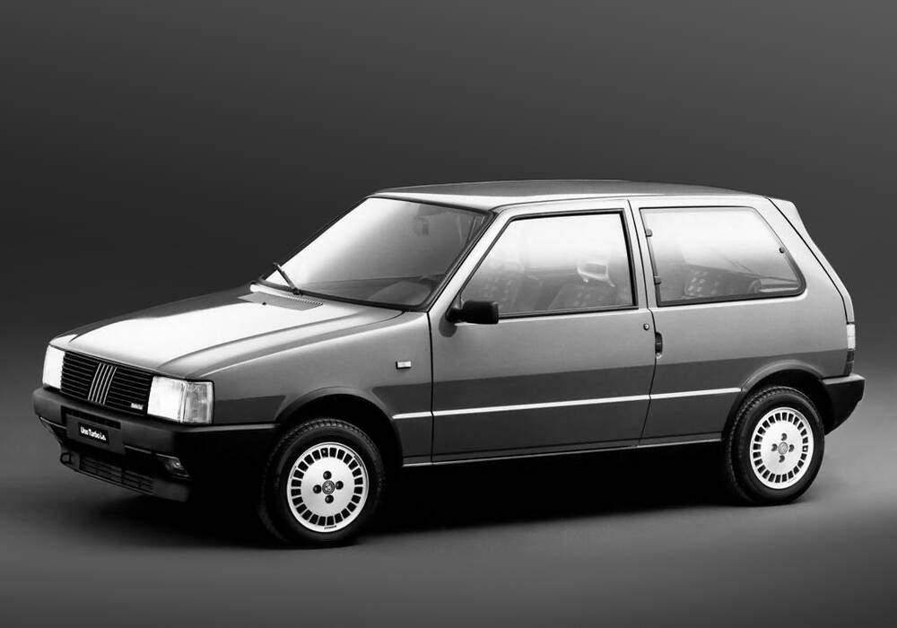 Fiche technique Fiat Uno Turbo ie (1985-1990)