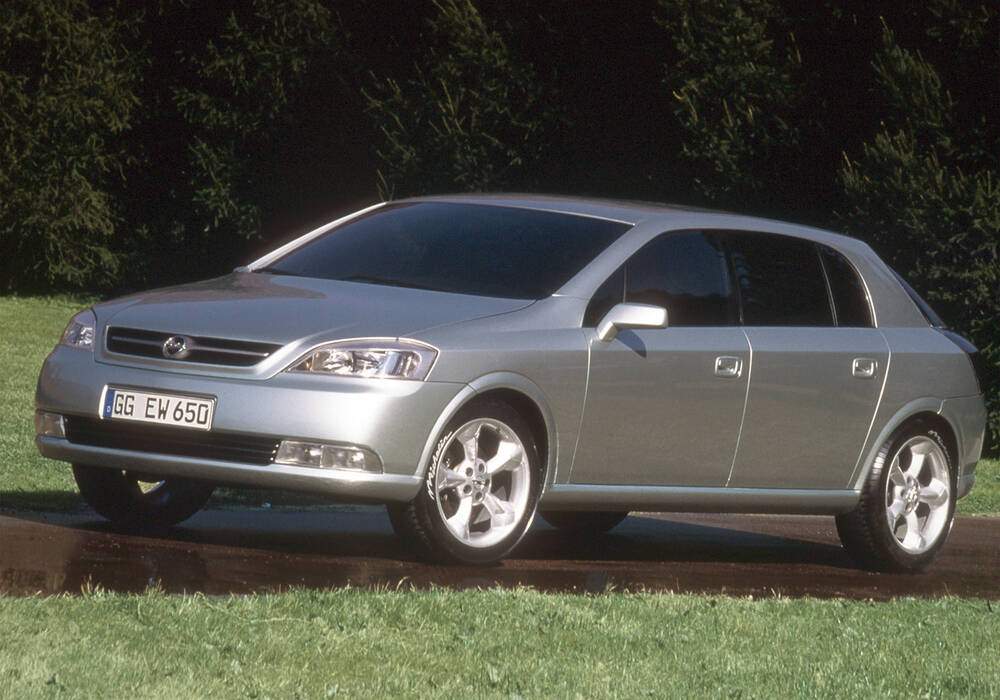 Fiche technique Opel Signum Concept (1997)