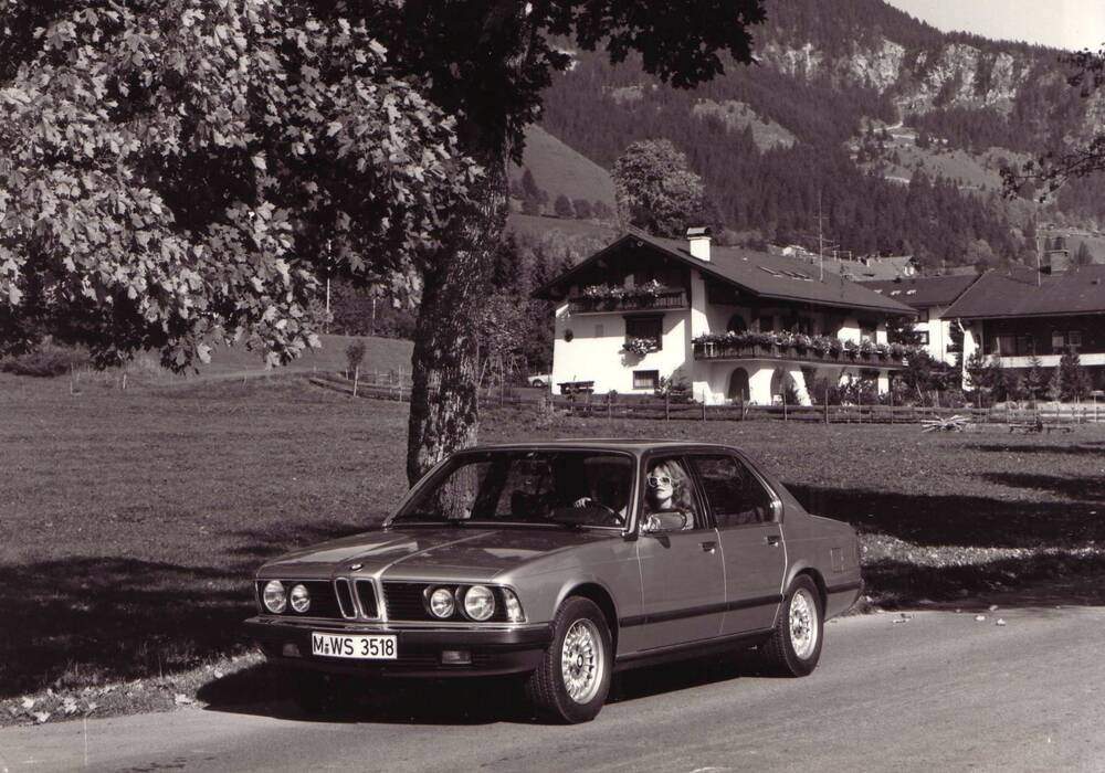 Fiche technique BMW 735i (E23) (1979-1986)