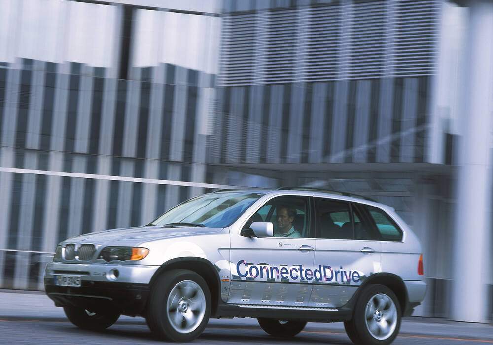 Fiche technique BMW X5 Connected Drive Concept (2002)