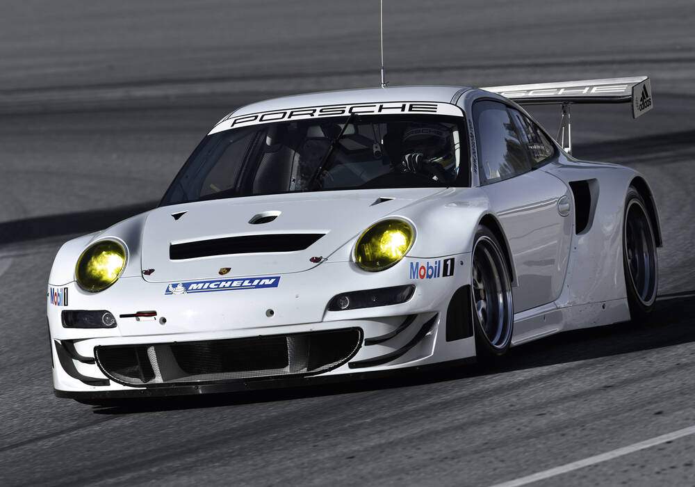 Fiche technique Porsche 911 GT3 RSR Prototype (2011)