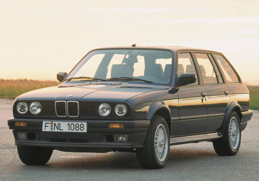 Fiche technique BMW 325i Touring (E30) (1987-1992)