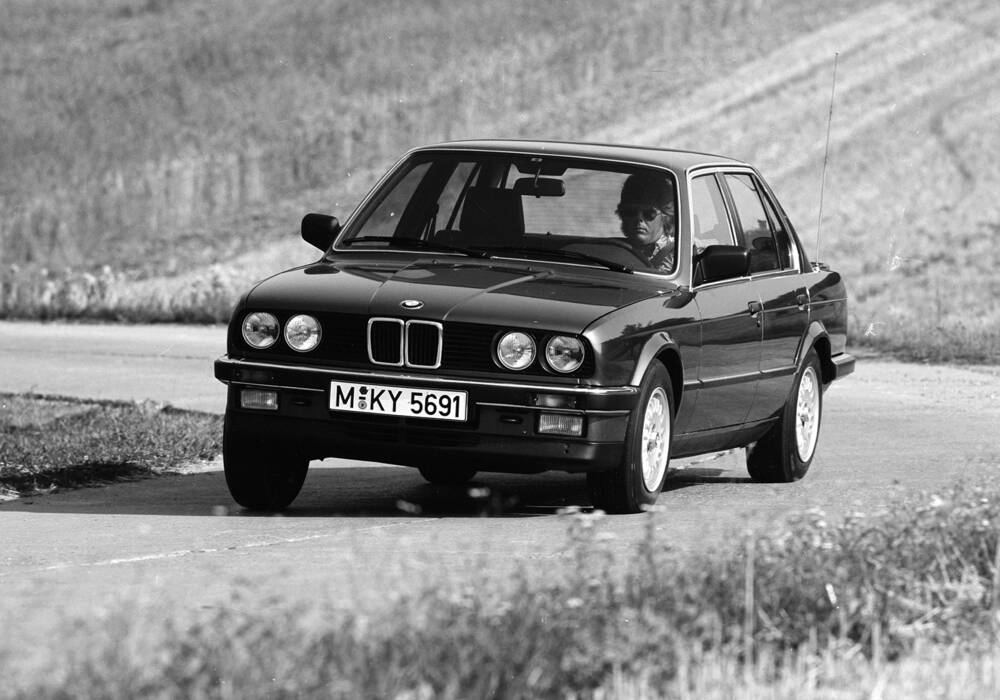 Fiche technique BMW 325i (E30) (1986-1991)