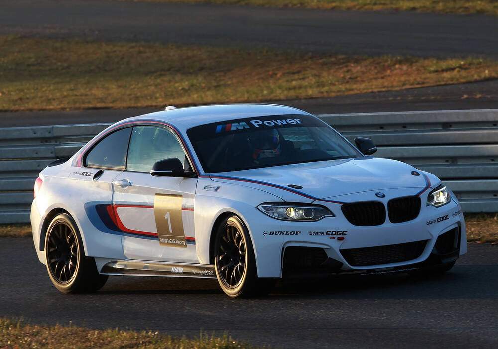 Fiche technique BMW M235i Racing (2014-2017)