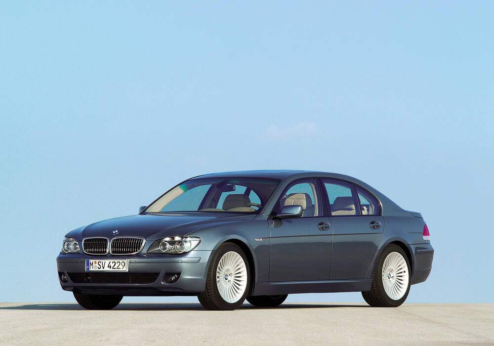 Fiche technique BMW 750i (E65) (2005-2008)