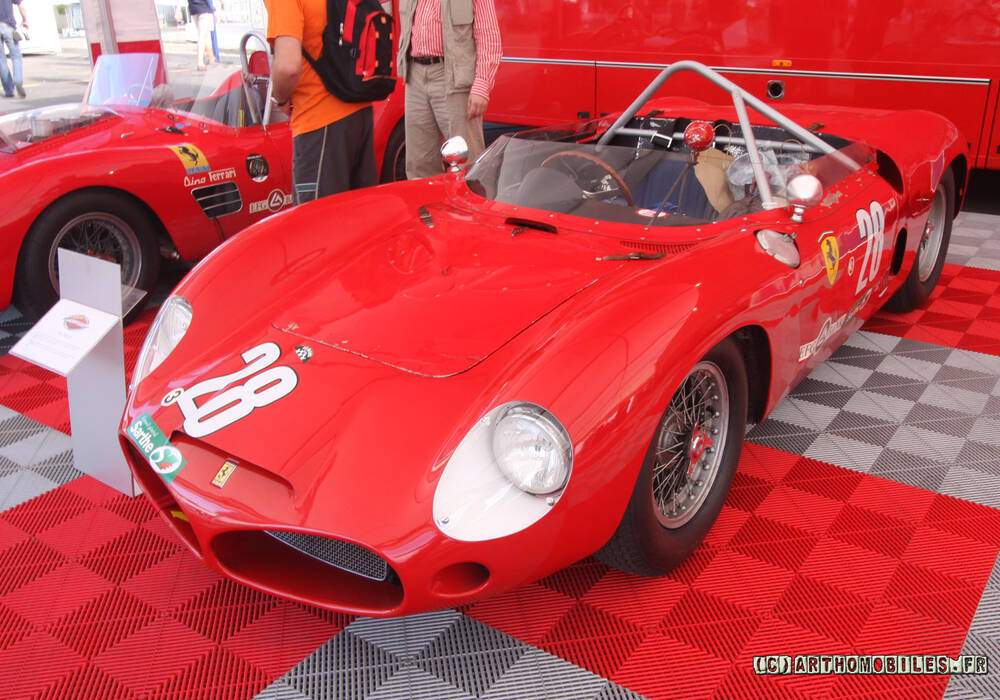 Fiche technique Ferrari 196 SP (1962)