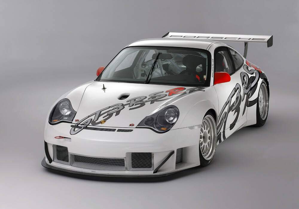 Fiche technique Porsche 911 GT3 RSR (2004-2005)