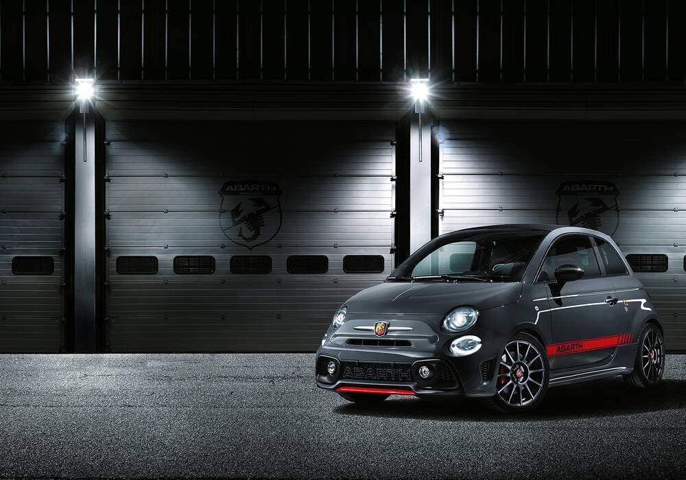 Fiche technique Abarth 695C XSR Yamaha Limited Edition (2017)