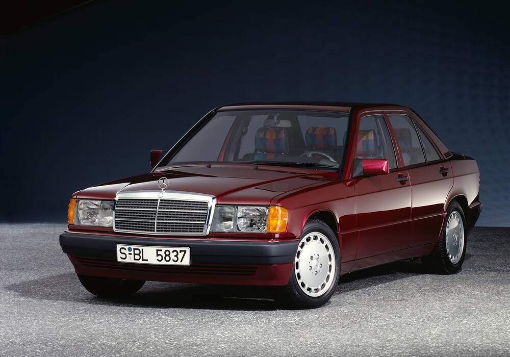 Fiche technique Mercedes-Benz 190 E 1.8 (W201) &laquo; Rosso &raquo; (1992)