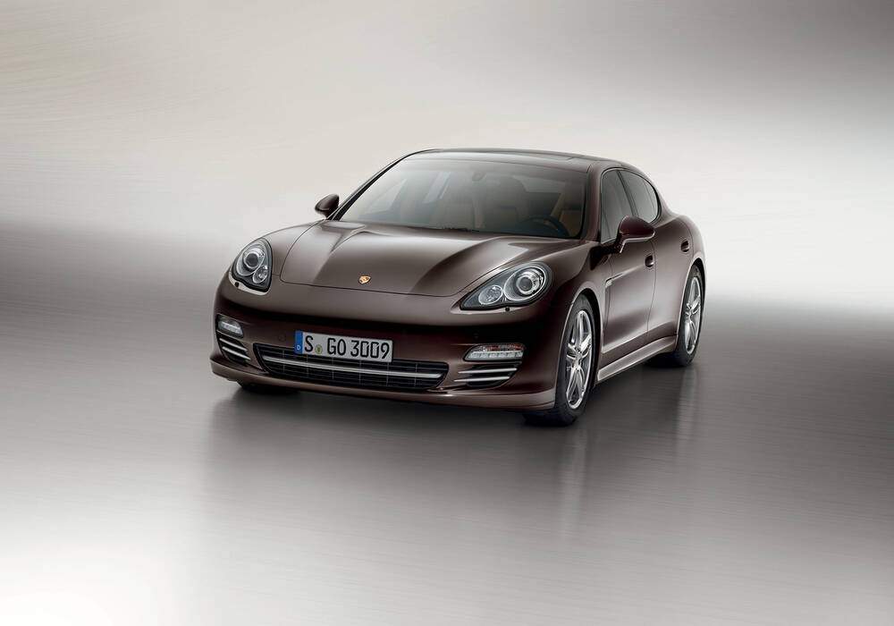 Fiche technique Porsche Panamera (970) &laquo; Platinum Edition &raquo; (2012)