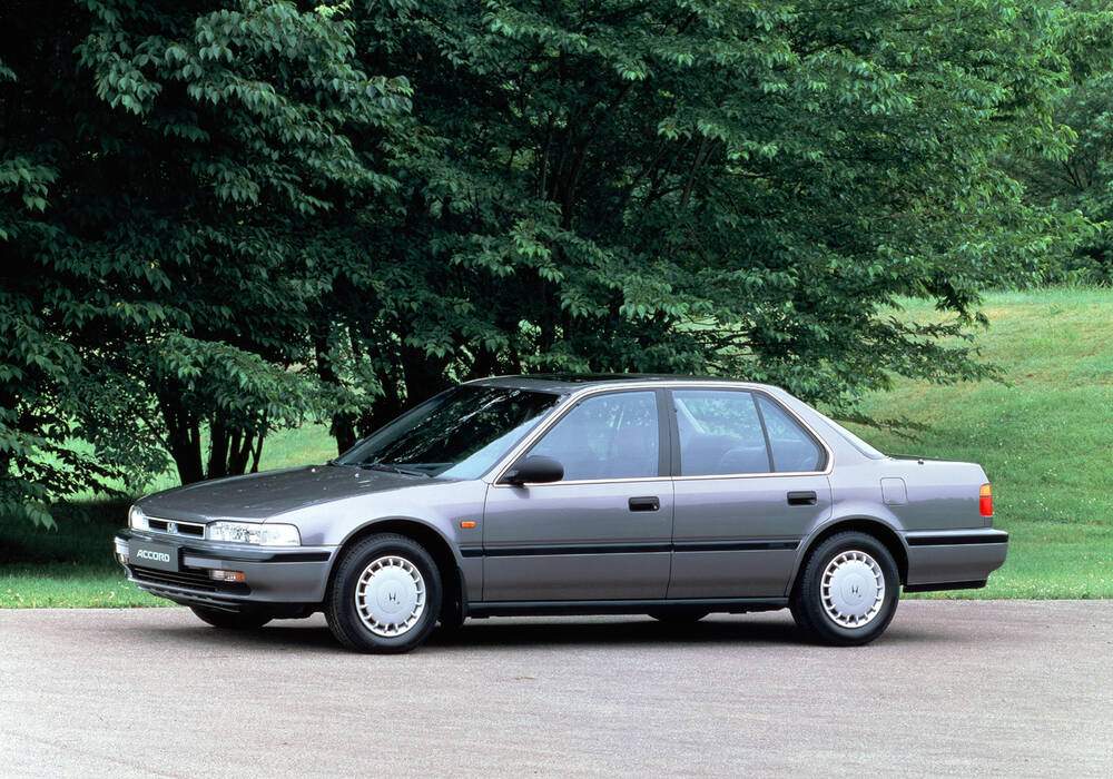 Fiche technique Honda Accord IV 2.0 150 (1989-1992)